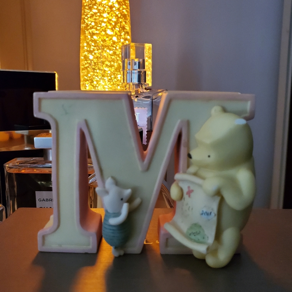 DISNEY CLASSIC WINNIE THE POOH ALPHABET LETTER